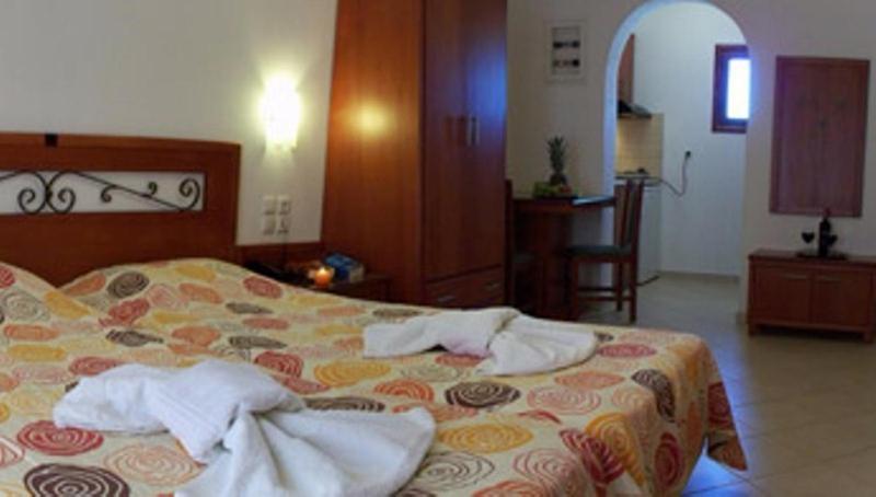 Plaka Hotel II Экстерьер фото